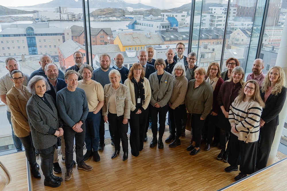 Gruppebilde med deltakere på dialogmøte mellom Statsforvalteren i Nordland og Bodø kommune