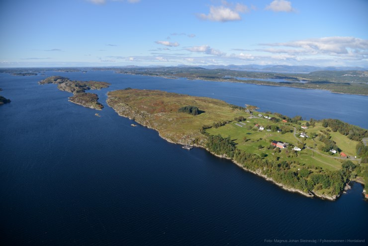 Lurefjorden og Lindåsosane er eit spesielt fjordsystem. Det er faktisk så spesielt at det ikkje finst ein fjord som liknar i heile verda. No skal dette unike fjordsystemet få sin eigen forvaltningsplan, og du kan komme med dine innspel. 