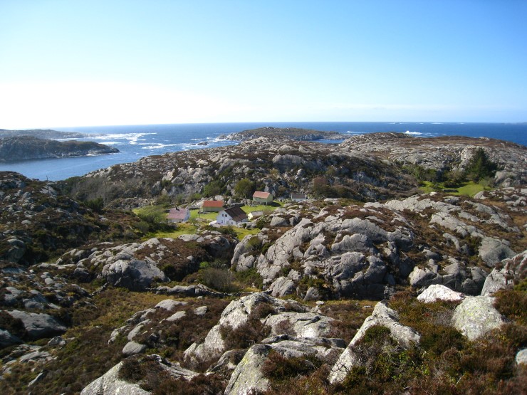 Figur 3. Kystgardar med spennande historie og kulturmiljø gøymer seg mellom knausane. 