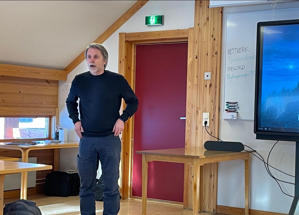 Mann som snakker