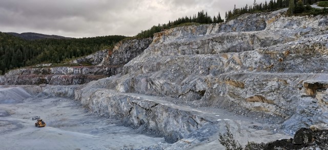 Seljeli dolomittbrudd i Elsfjorden i Vefsn