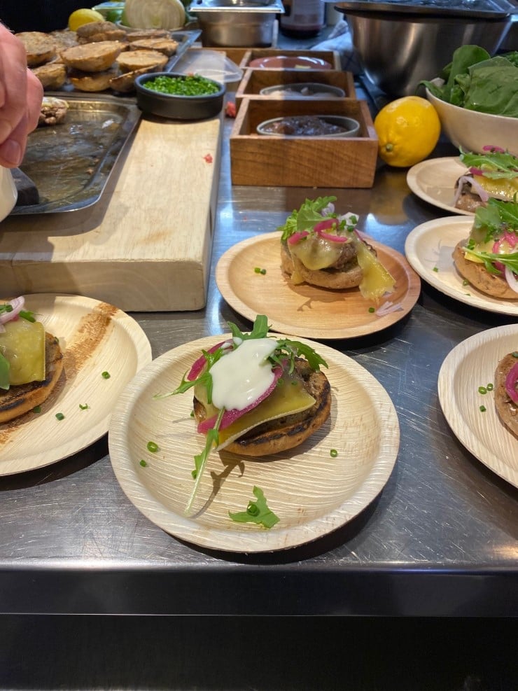 Anretning av hamburgere.