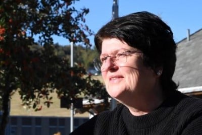 Alle mennesker har mål i livet. Å få gå veien sammen med dem mot målet er en fantastisk opplevelse. Alle møter vi noen fartshumper på veien, men det hører med, sier Ann Johanne Edvardsen. Ann Johanne Edvardsen - Foto Skjalg ledang.jpg