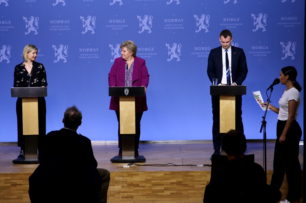 Kunnskaps- og integreringsminister Guri Melby, statsminister Erna Solberg og barne- og familieminister Kjell Ingolf Ropstad holdt pressekonferanse for barn den 16. mars. Etter p&aring;ske gjentas det. Foto: Eirin Larsen, SMK