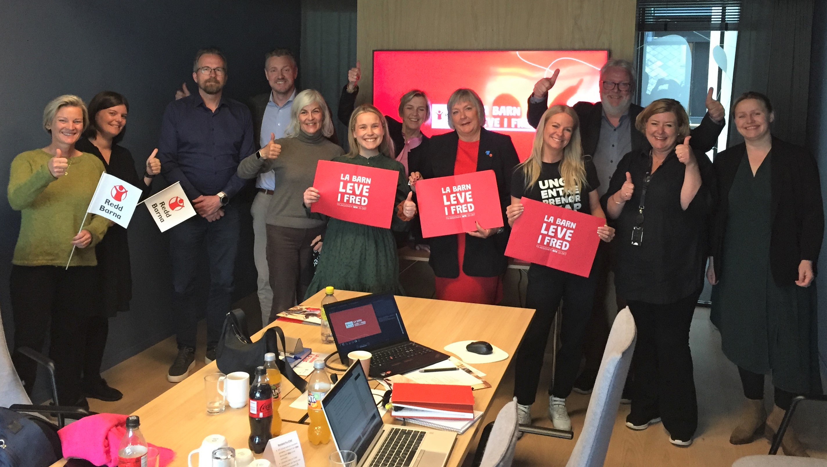 Fylkesaksjonskomitèen for høstens TV-aksjon er klar til innsats og håper alle trøndere bidrar til et historisk godt resultat til inntekt for Redd Barna. Fylkesaksjonskomitèen for høstens TV-aksjon er klar til innsats og håper alle trøndere bidrar til et historisk godt resultat til inntekt for Redd Barna.