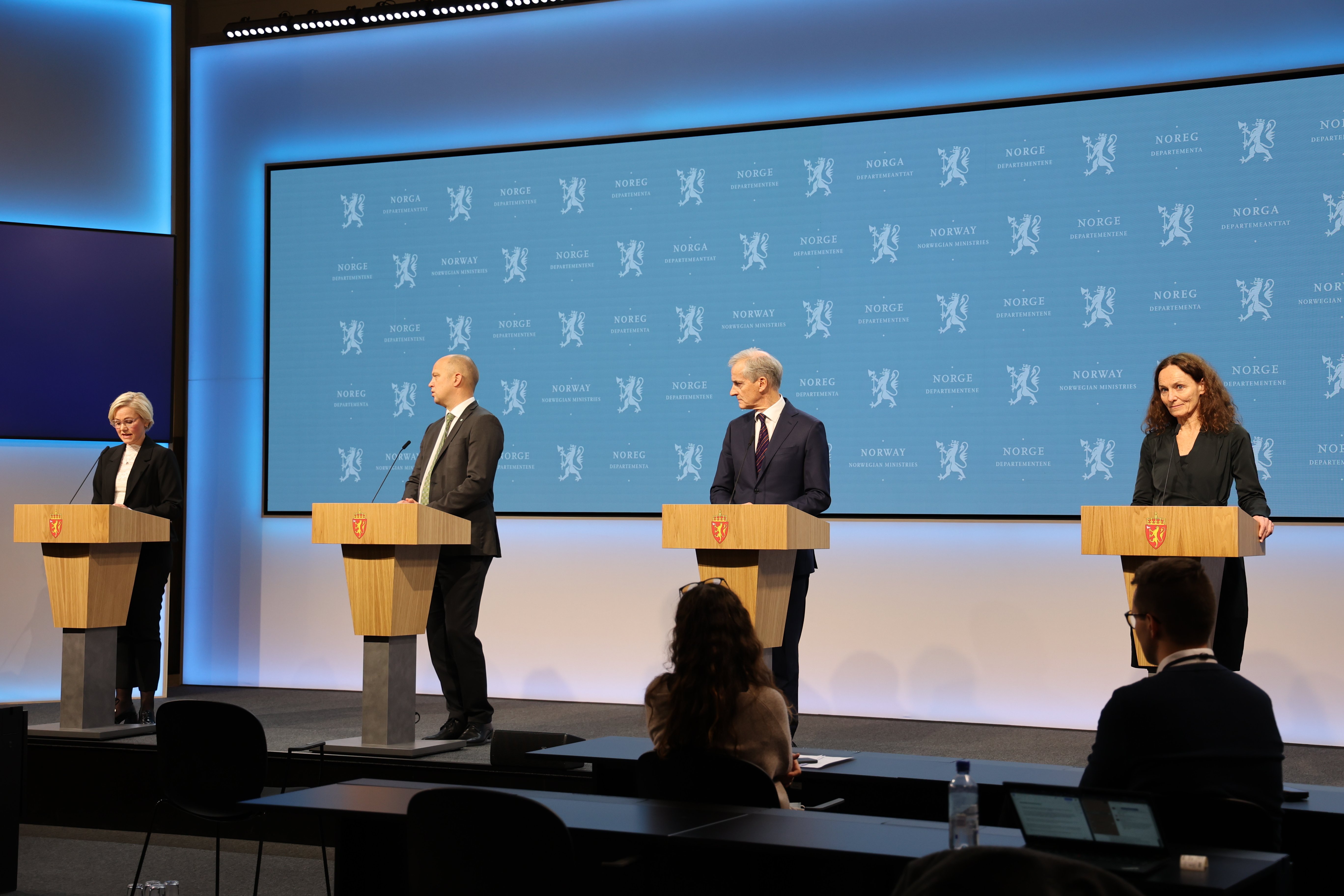 Fra regjeringens pressekonferanse om koronasituasjonen torsdag 2. desember.