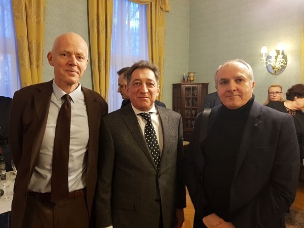 Fra venstre, rektor ved AHO Ole Gustavsen, den russiske ambassadør i Norge Teimuraz Otarovich Ramishvili og sjefingeniør Nedzad Zdralovic ved Fylkesmannen i Troms og Finnmark. Foto: FMTF Fra venstre, rektor ved AHO Ole Gustavsen, den russiske ambassadør i Norge Teimuraz Otarovich Ramishvili og sjefingeniør Nedzad Zdralovic ved Fylkesmannen i Troms og Finnmark. Foto: FMTF