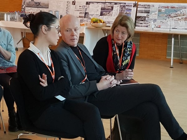 Fra venstre tolk Galina Mihailovna i samtale med AHO rektor Ole Gustavsen og UiT rektor Anne Husebekk. Foto Nezad Zdralovic Fra venstre tolk Galina Mihailovna i samtale med AHO rektor Ole Gustavsen og UiT rektor Anne Husebekk. Foto Nezad Zdralovic