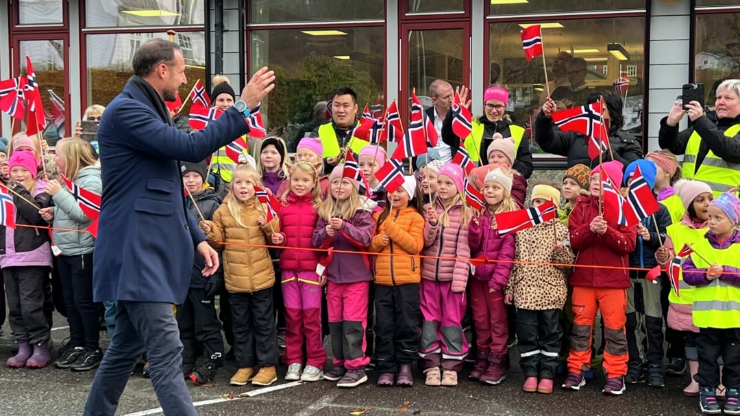 Kronprinsen kjem til opninga av ONS 2022 i Stavanger i august. Her frå besøket i Nedre Vats november 2021. 