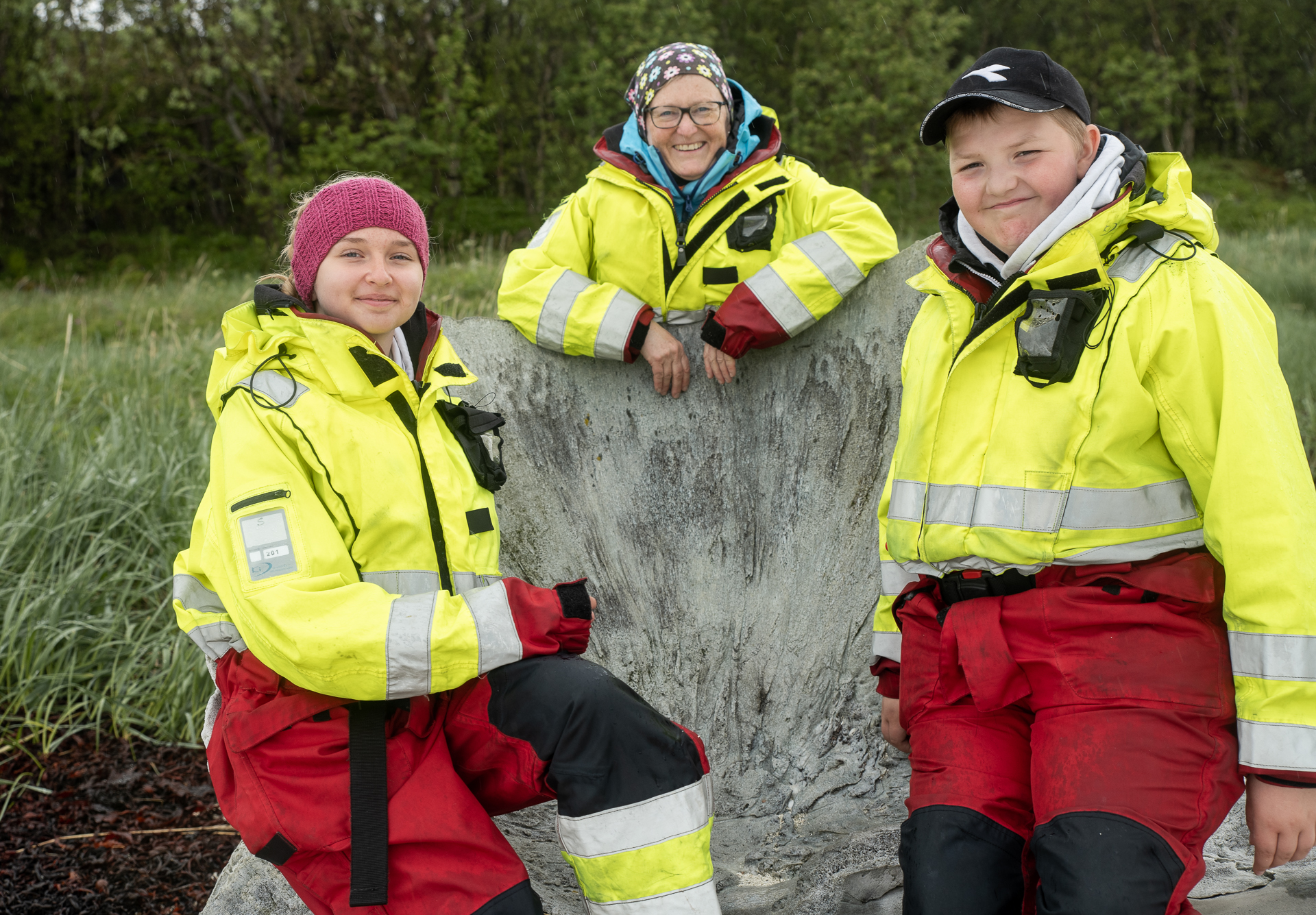 Kaja Kulsvehagen og Markus Imanuel Knudsen Wang er forvaltningsassistenter for Bergsøyan, og gode hjelpere til Ann-Heidi Johansen, seniorrådgiver hos Statsforvalteren. 