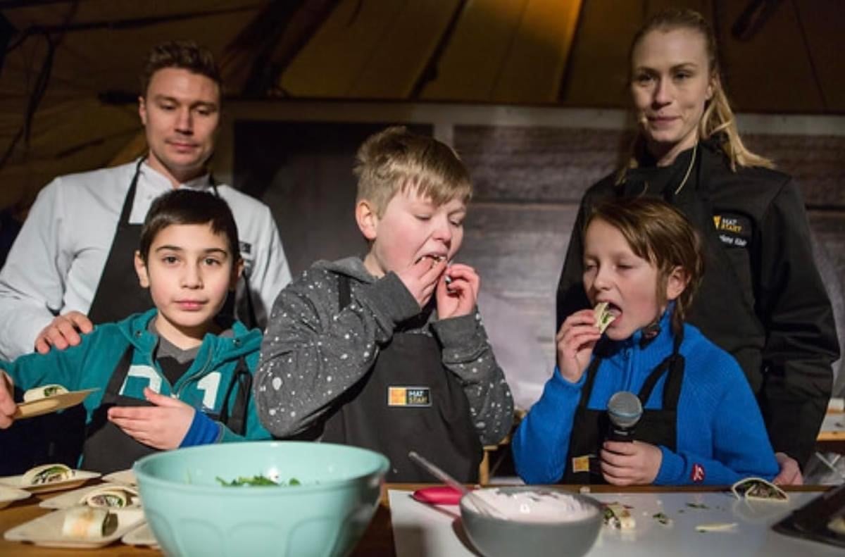 Matglede hos barn skapes i tidlig alder. Gjennom prosjektet Syster Gastronomi får barn lære om samisk og lokal mat på skolen.