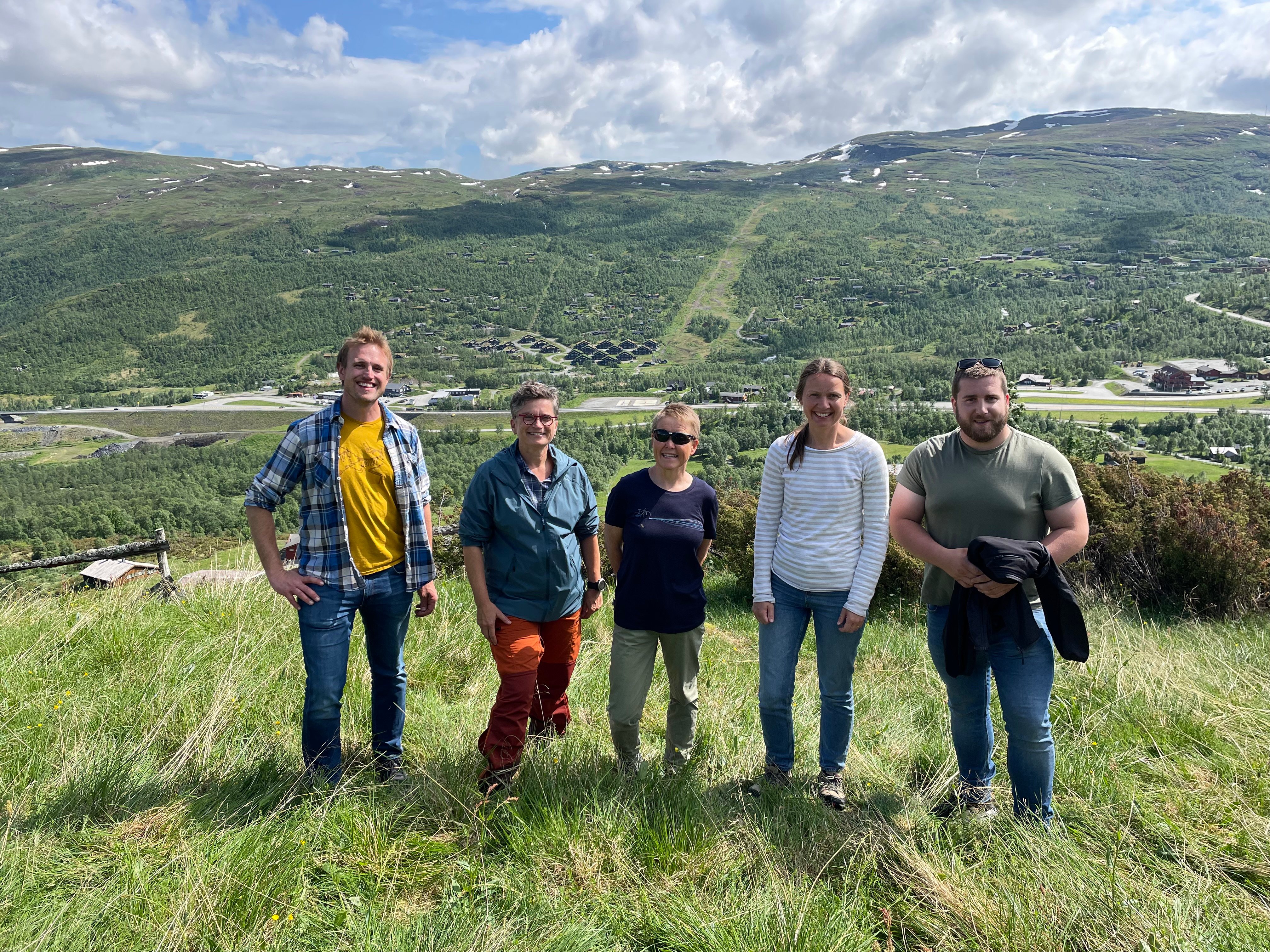 Bilde med representantar frå Vang kommune i Valdres og fra Statsforvaltaren i Innlandet.  