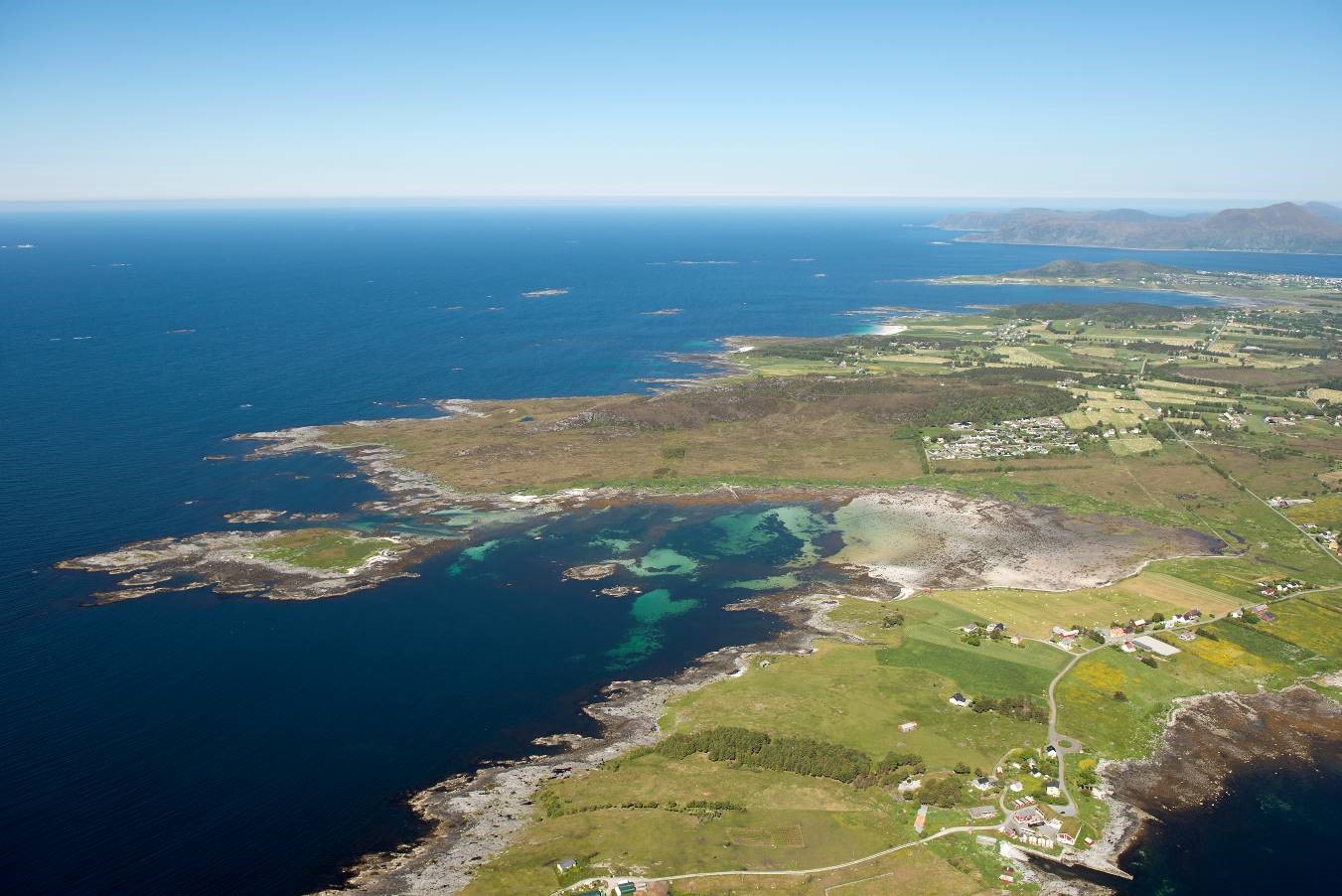 Bilete 4. Flyfoto over Synnesv&aring;gen tatt mot nord&oslash;st (foto: Fylkesmannen i M&oslash;re og Romsdal).