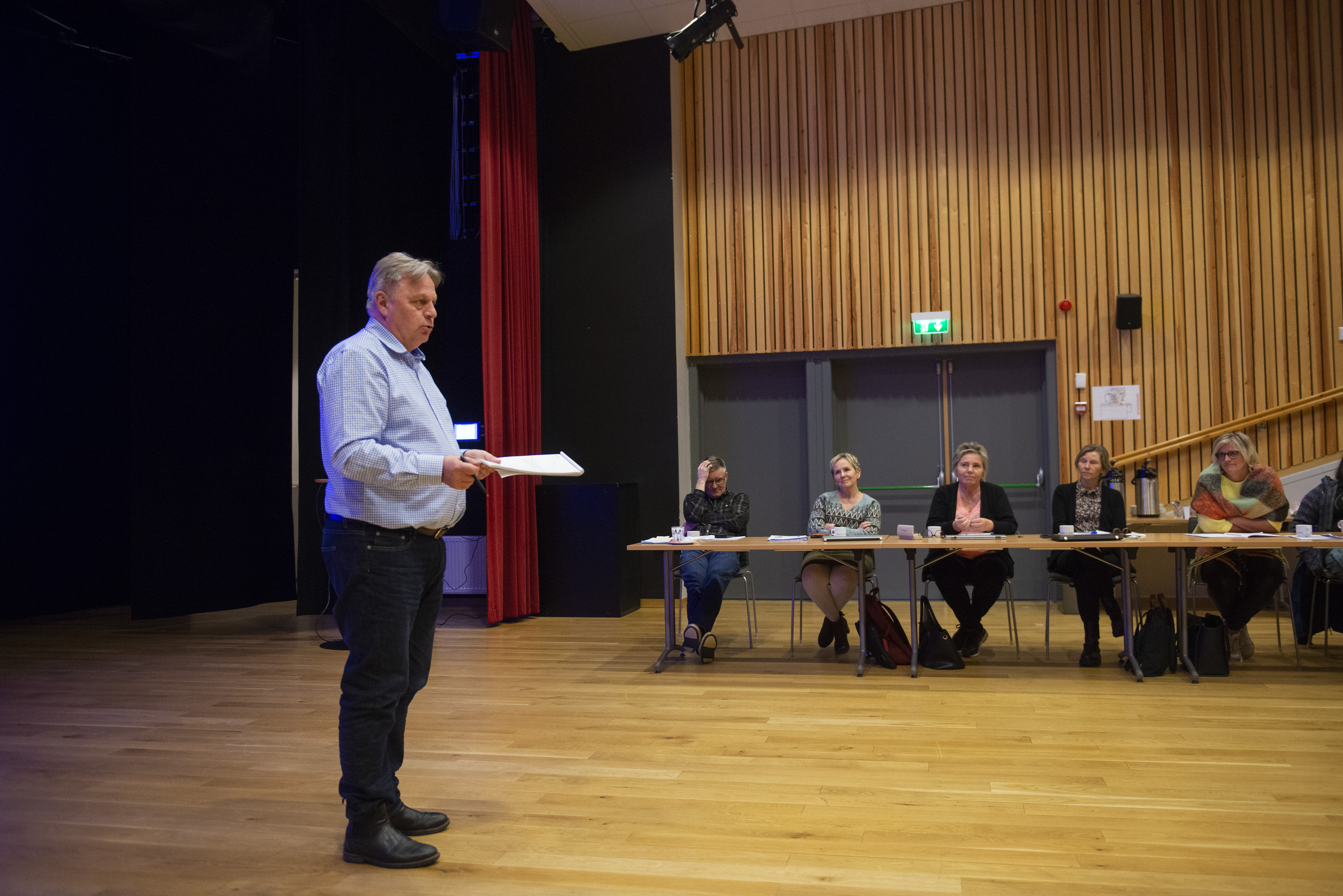 Fungerende statsforvalter &Oslash;ystein Johannessen ledet m&oslash;tet mellom Statsforvalterens ledergruppe og Holt&aring;len kommune.