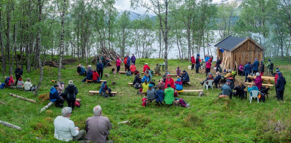 Fra minnemarkeringen for Anna i Makkvatn 22. juni 2021. 