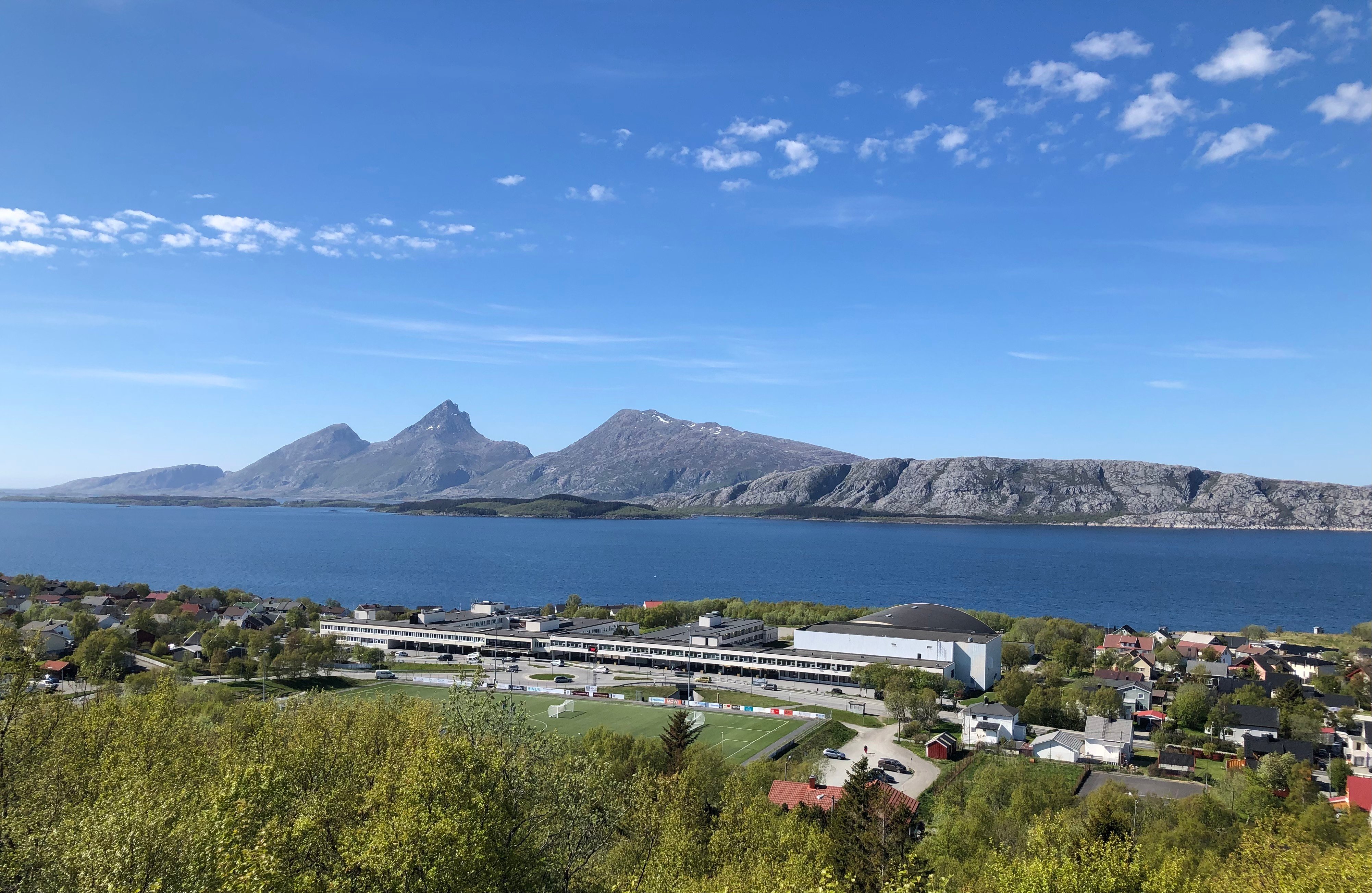 Sandnessjøen videregående skole er vinner av Dronning Sonjas skolepris for likestilling og inkludering 2021. 