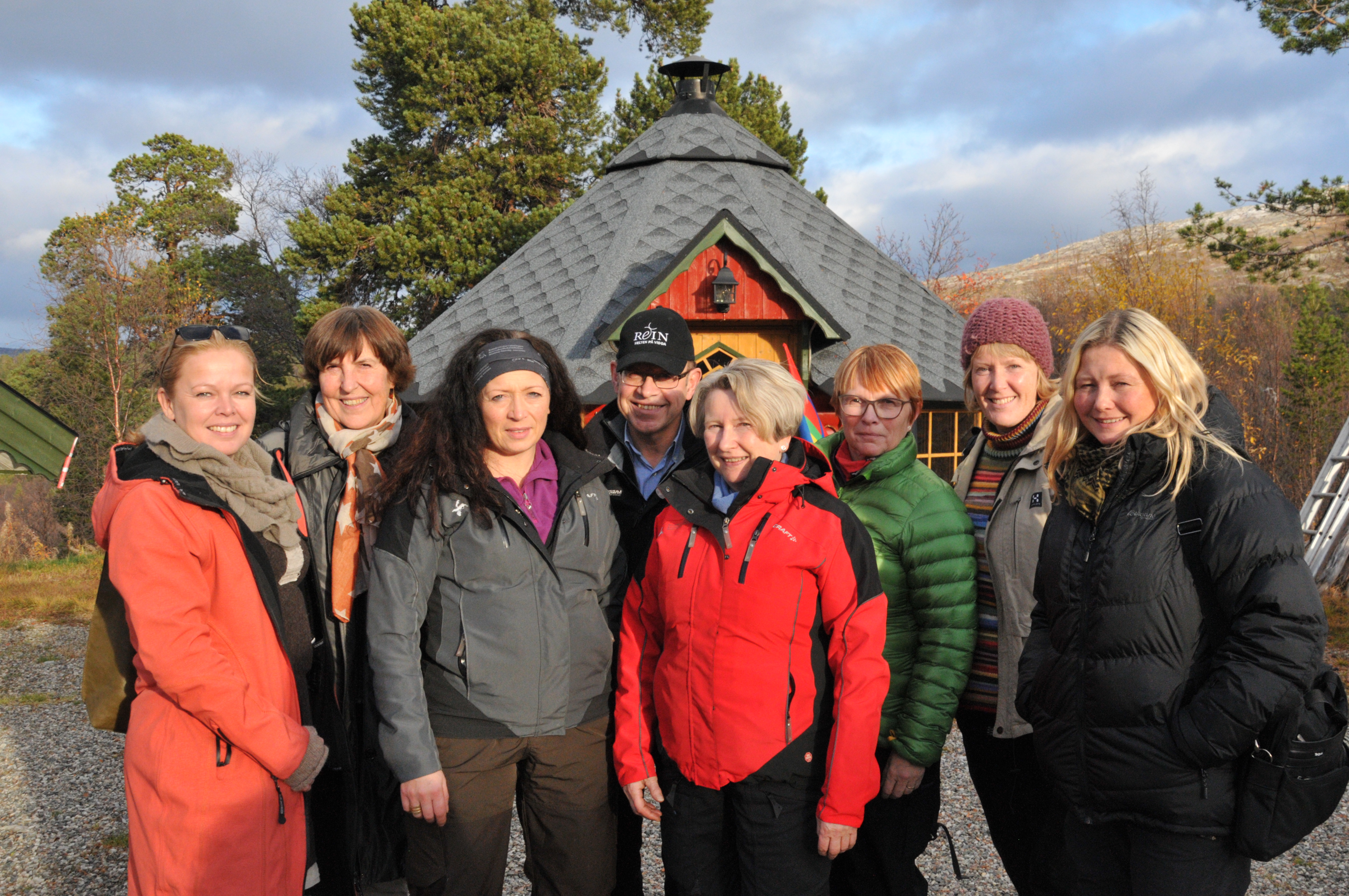 Styringsgruppa. Fra v. Marte Bugge (personalsjef FM), Åse BIrkeli (LO/ UNIO FM), Sylvi Brandsæther (reindriftskontoret), Ola Bjerkaas (assisterende fylkesmann), Ing-LIll Pavall (reindriftsagronom), Åsa Hellem (YS FM), Grete Nytrøen Kvavik (akademikerne FM), Monica Iveland (landbruksdirektør FM).