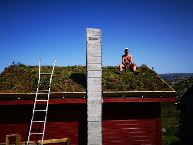 Roy Kenneth Gilje torvlegg stølsbua Dokkolstølen.