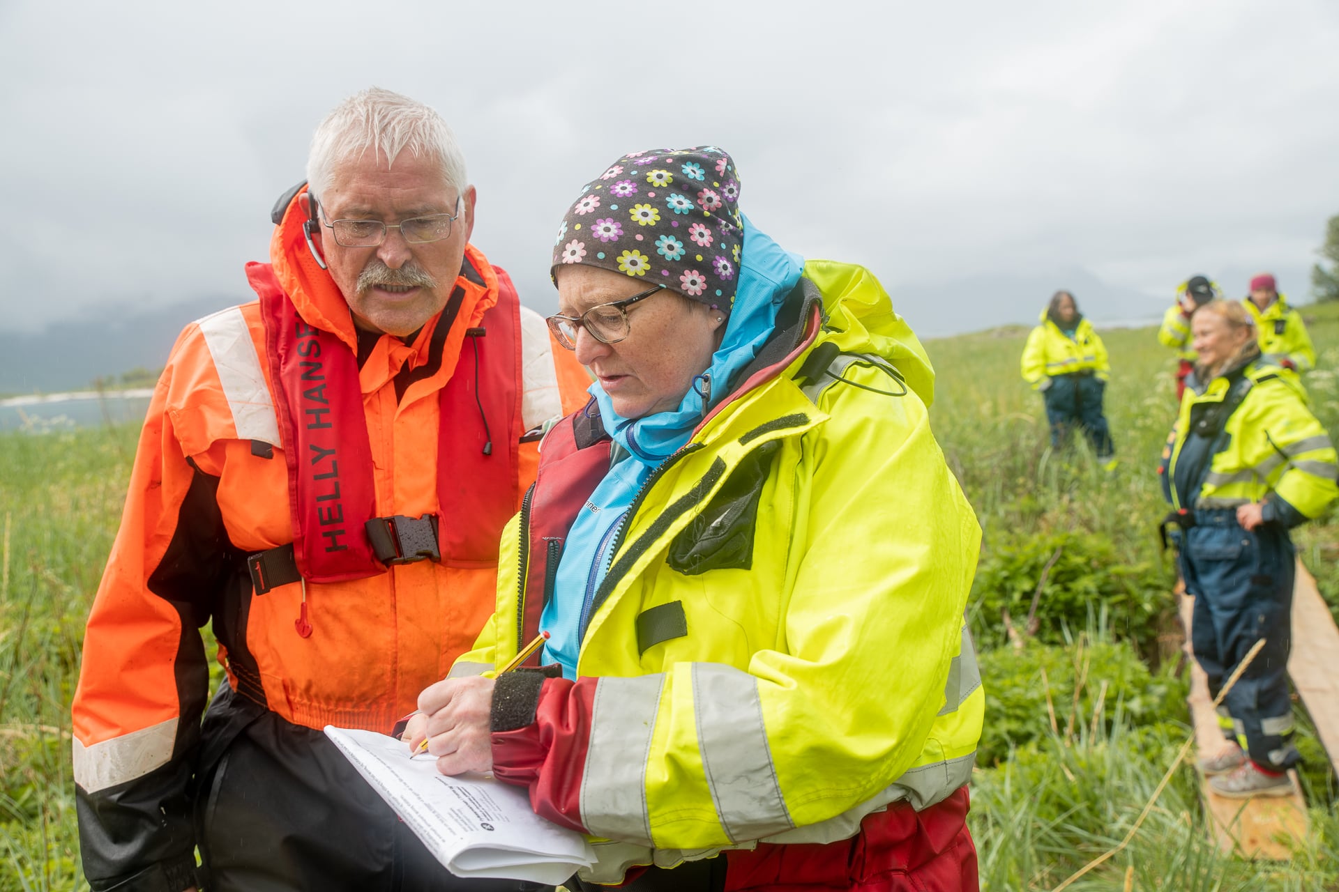 Statsforvalteren i Troms og Finnmark.  Roy Willy Hansen  og Ann-Heidi Johansen diskuterer.