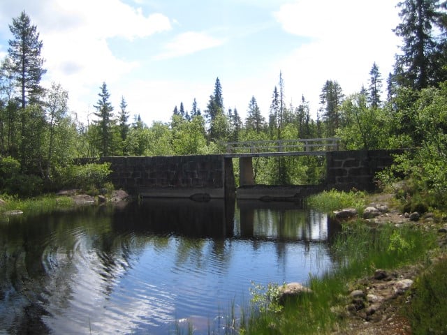 Skrim og Sauheradfjella: Dam ved Fagervann. Bildet er tatt i 2008.
