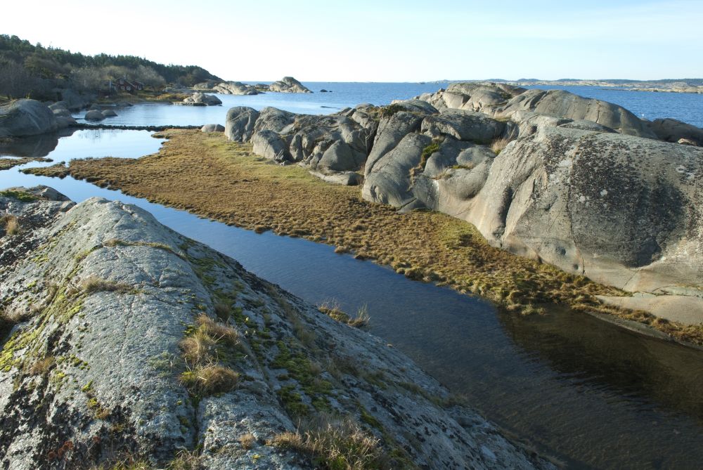 Fjellryggene står som vitnesbyrd om istidenes arbeid, som her sydover mot Berstad.