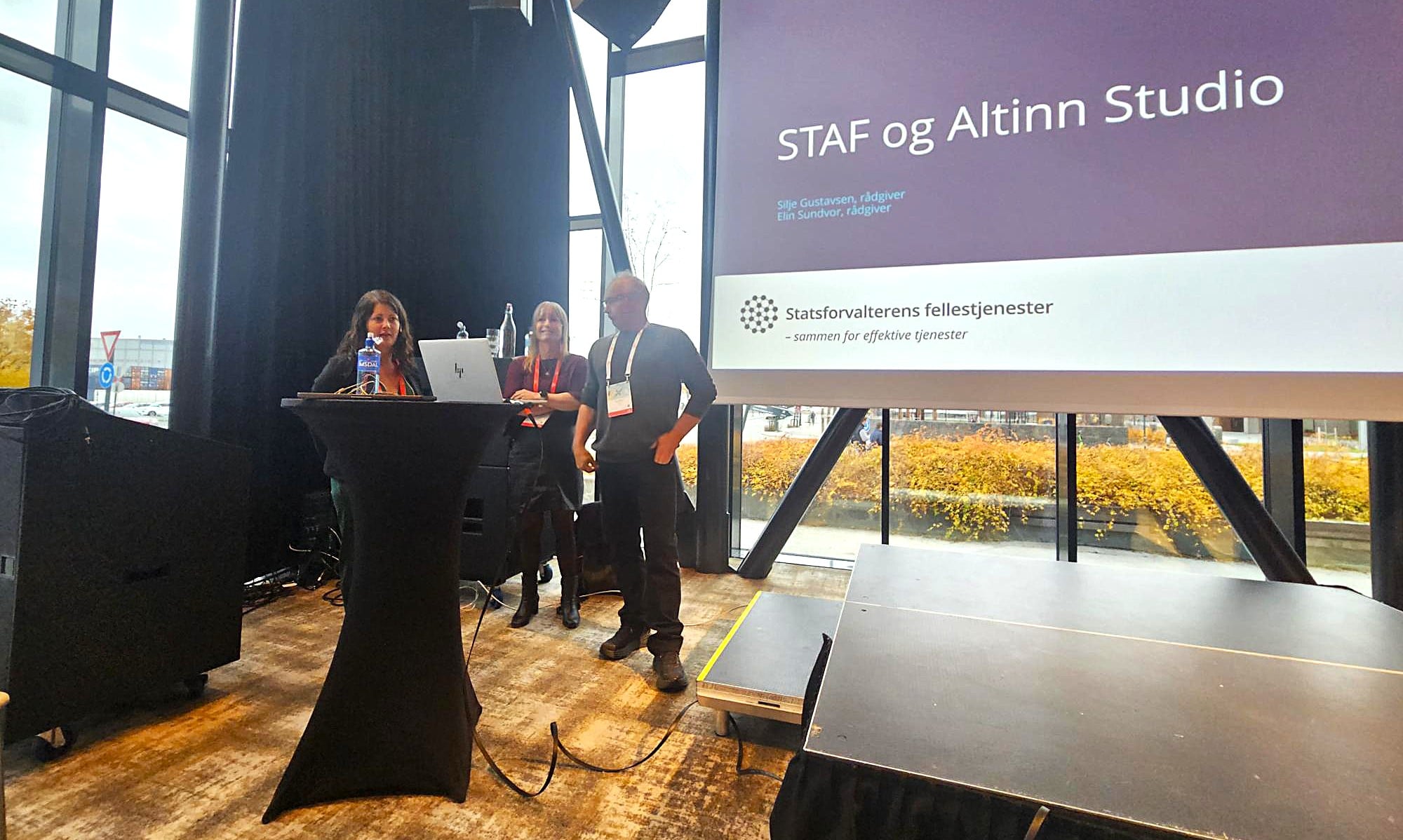 Elin Sundvor og Silje Gustavsen holder foredrag på NOKIOS om "STAF og Altinn Sudio"