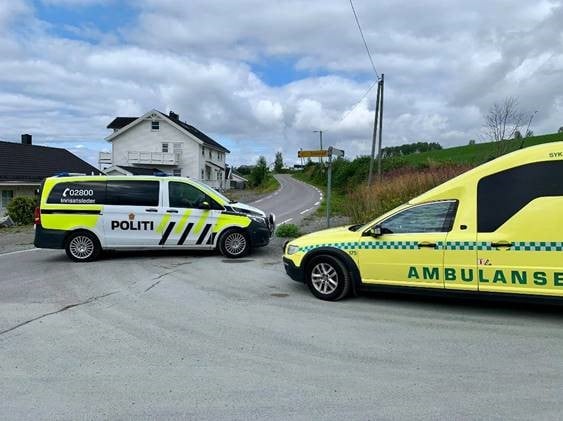 Politibil og ambulanse
