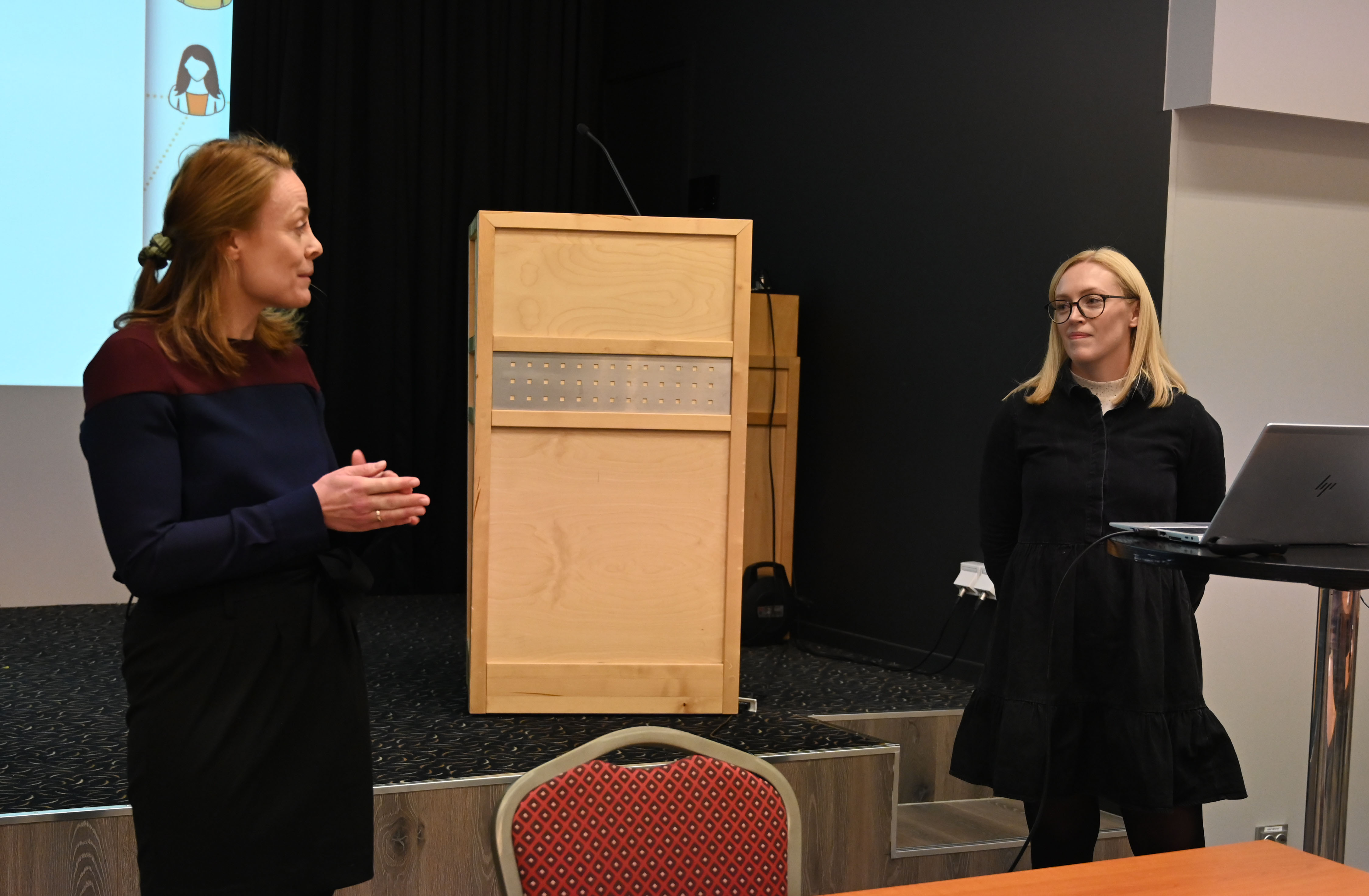 Ingrid Olstad Busterud, daglig leder og Mari Kristine Knudsen, prosjektleder i Helseinn påpekte viktigheten av samhandling og samskaping  for mer sammenhengende helsetjenester.