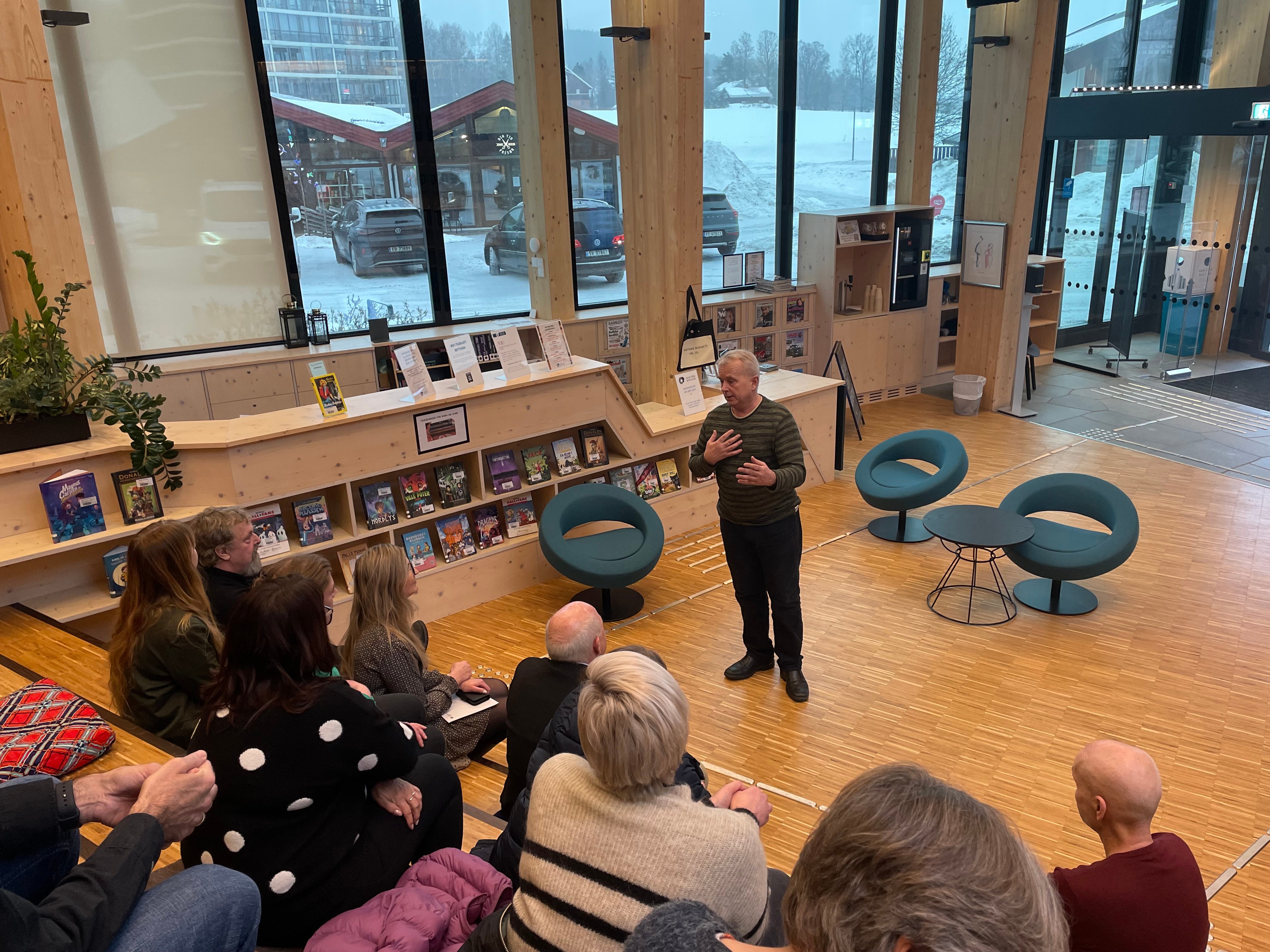 Folk i forsamling