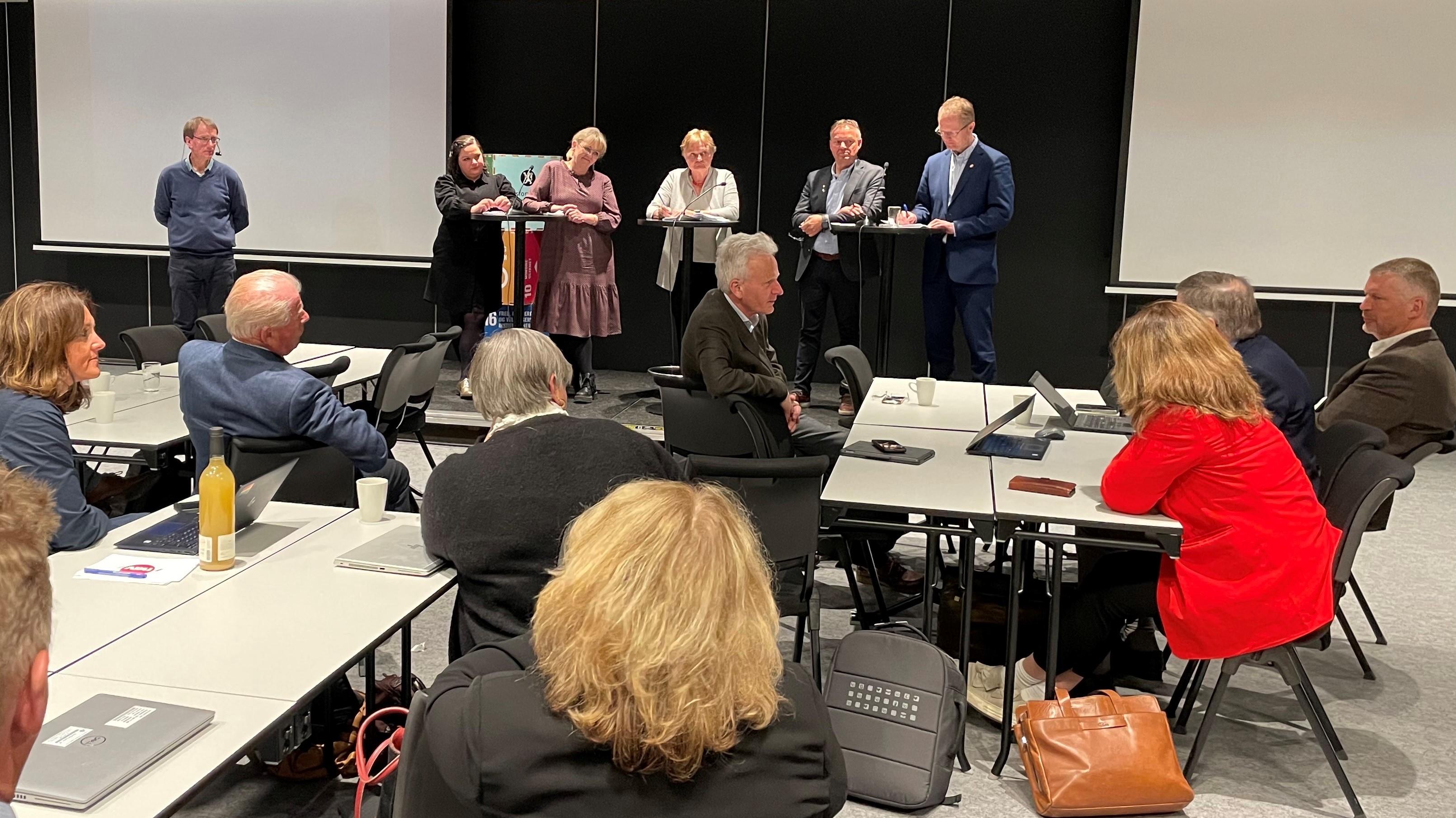 Panelsamtale mellom stortingsrepresentanter under Treffpunkt Innlandet. 